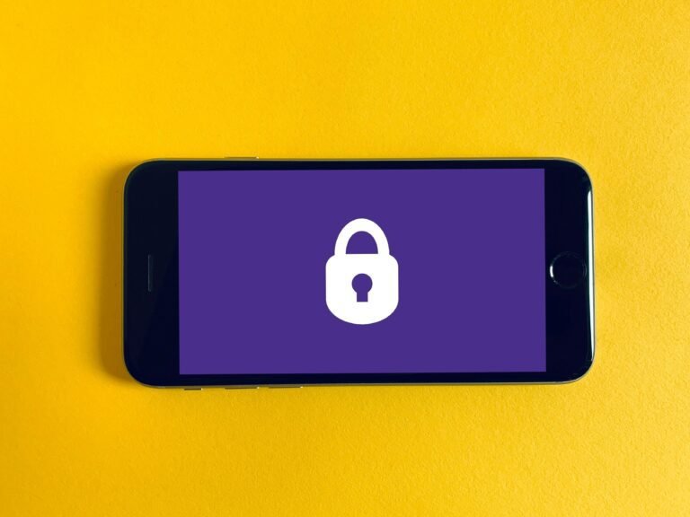 How to Lock Down Your Phone Against Spyware 1 How to Lock Down Your Phone Against Spyware